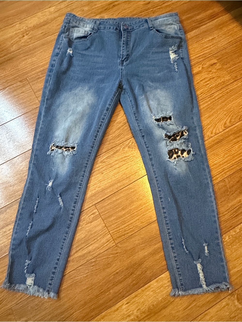 Distressed Skinny Jeans with Leopard Inset XXL